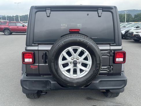 Used 2023 Jeep Wrangler Unlimited Sport AWD/4WD image 4