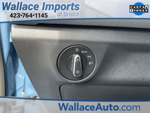 Certified 2025 Volkswagen Jetta SE image 17