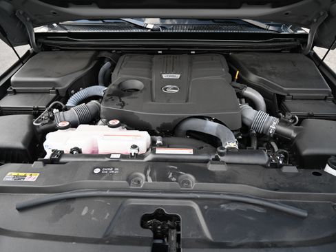 Used 2024 Lexus GX 550 w/ Cold Area Package image 37