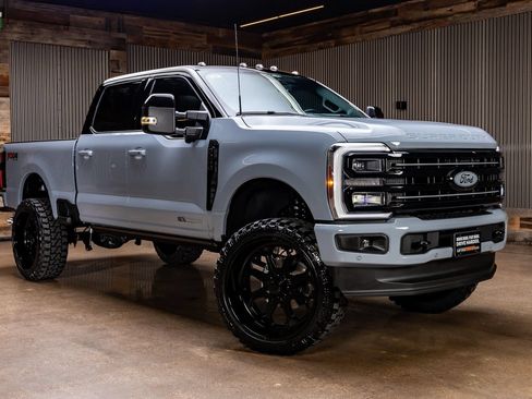 Used 2026 Ford F250 Platinum AWD/4WD image 1