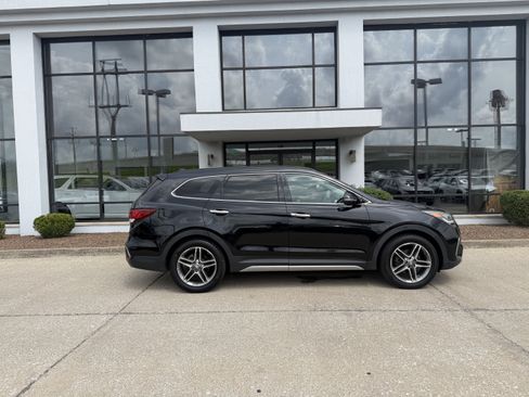 Used 2019 Hyundai Santa Fe XL w/ Cargo Package FWD image 3