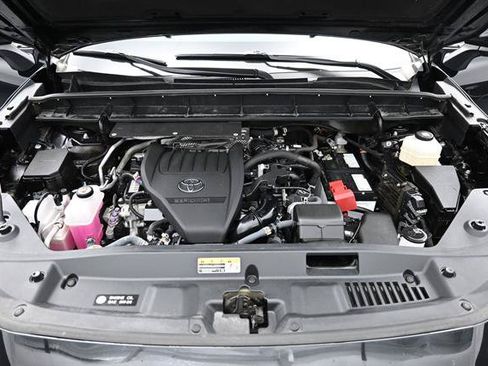 Certified 2024 Toyota Highlander Platinum FWD image 21