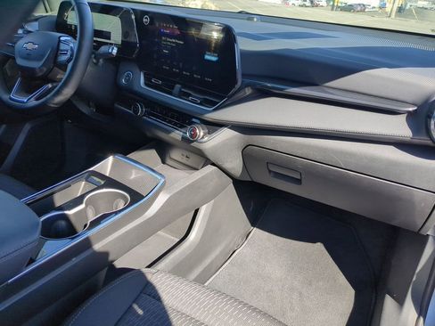 Used 2025 Chevrolet Equinox LT image 31
