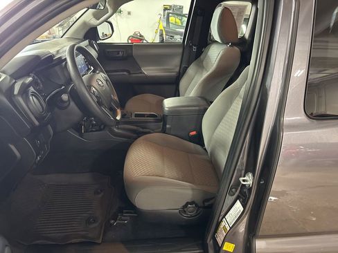 Used 2021 Toyota Tacoma SR AWD/4WD image 22