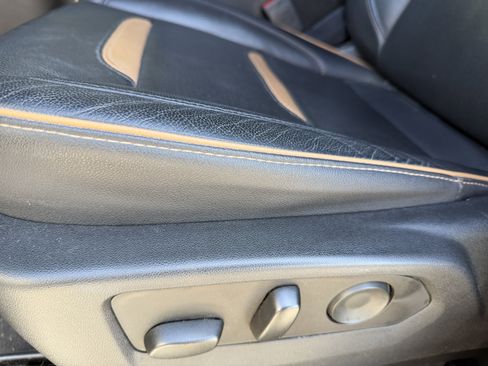 Used 2023 GMC Yukon XL AT4 w/ Technology Package image 10