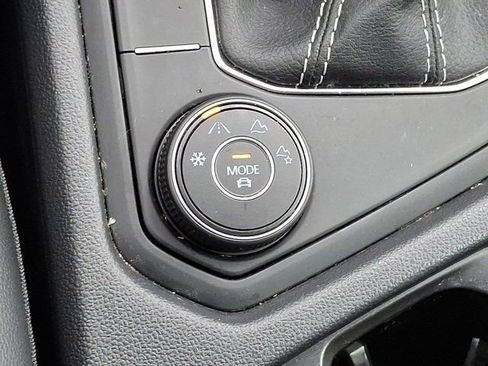 Certified 2022 Volkswagen Taos SE w/ IQ.Drive SE Package image 29