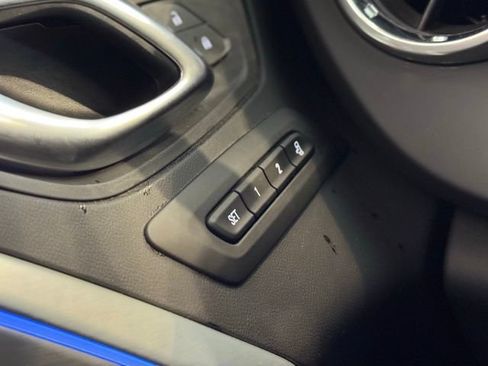 Used 2018 Chevrolet Camaro SS RWD image 31