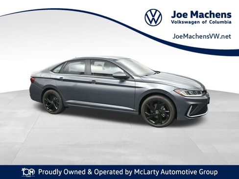 New 2026 Volkswagen Jetta SE image 1