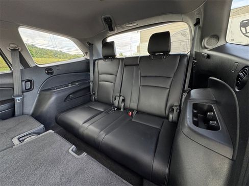 Used 2018 Honda Pilot Touring image 32