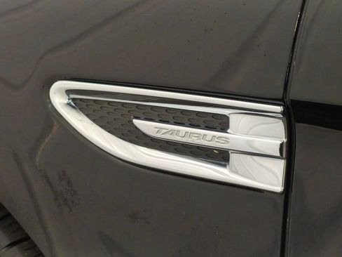 Used 2018 Ford Taurus SE FWD image 34