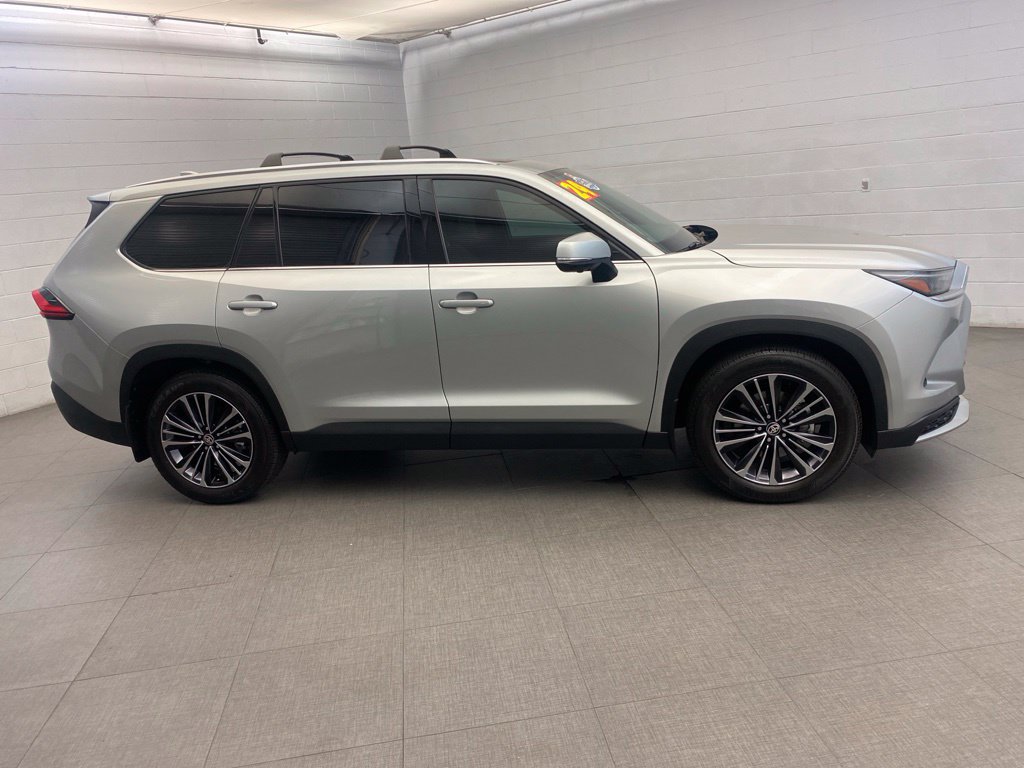 Used 2024 Toyota Grand Highlander AWD Hybrid image 8