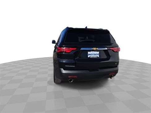 Used 2023 Chevrolet Traverse LT image 7