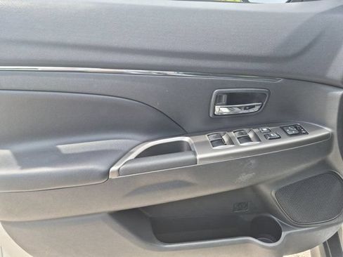 Used 2025 Mitsubishi Outlander Sport SE AWD/4WD image 11