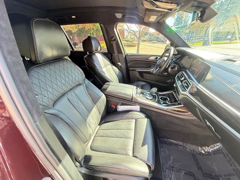 Used 2021 BMW X7 M50i image 19