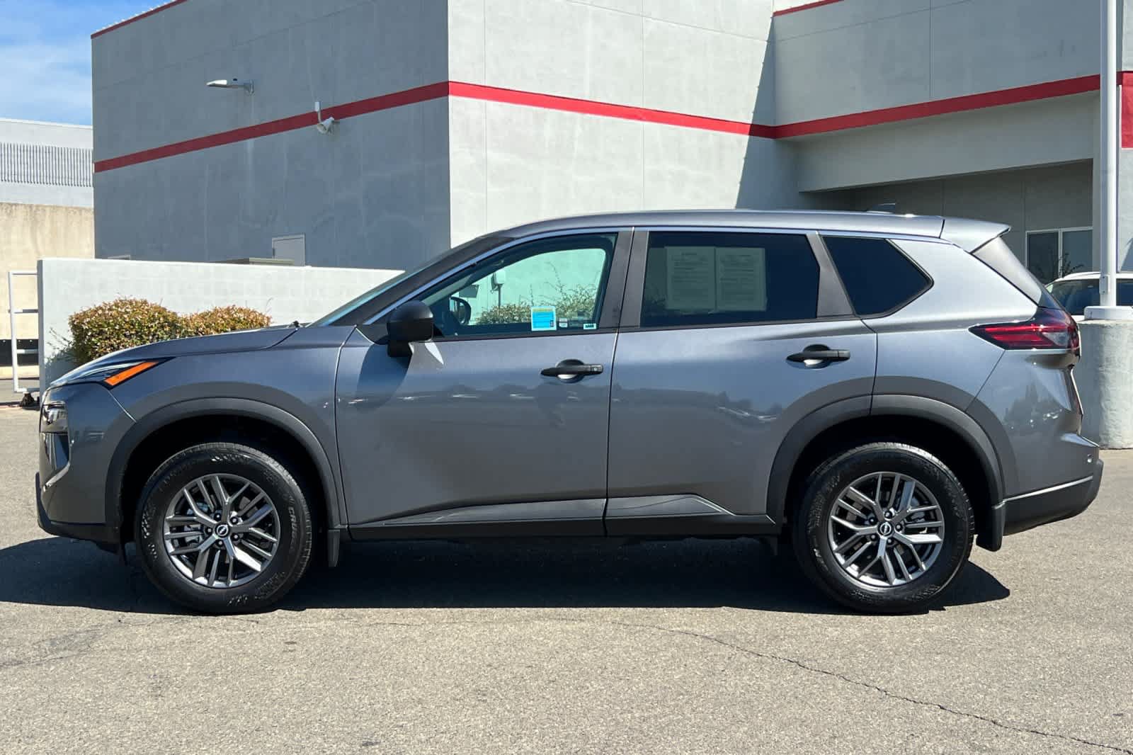 Used 2026 Nissan Rogue S FWD image 9