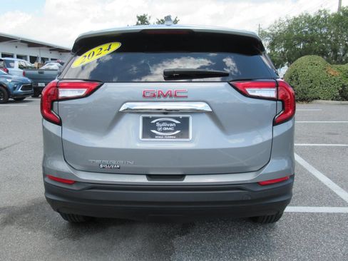 Used 2024 GMC Terrain SLE FWD image 6