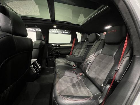 Used 2016 Porsche Cayenne GTS image 33