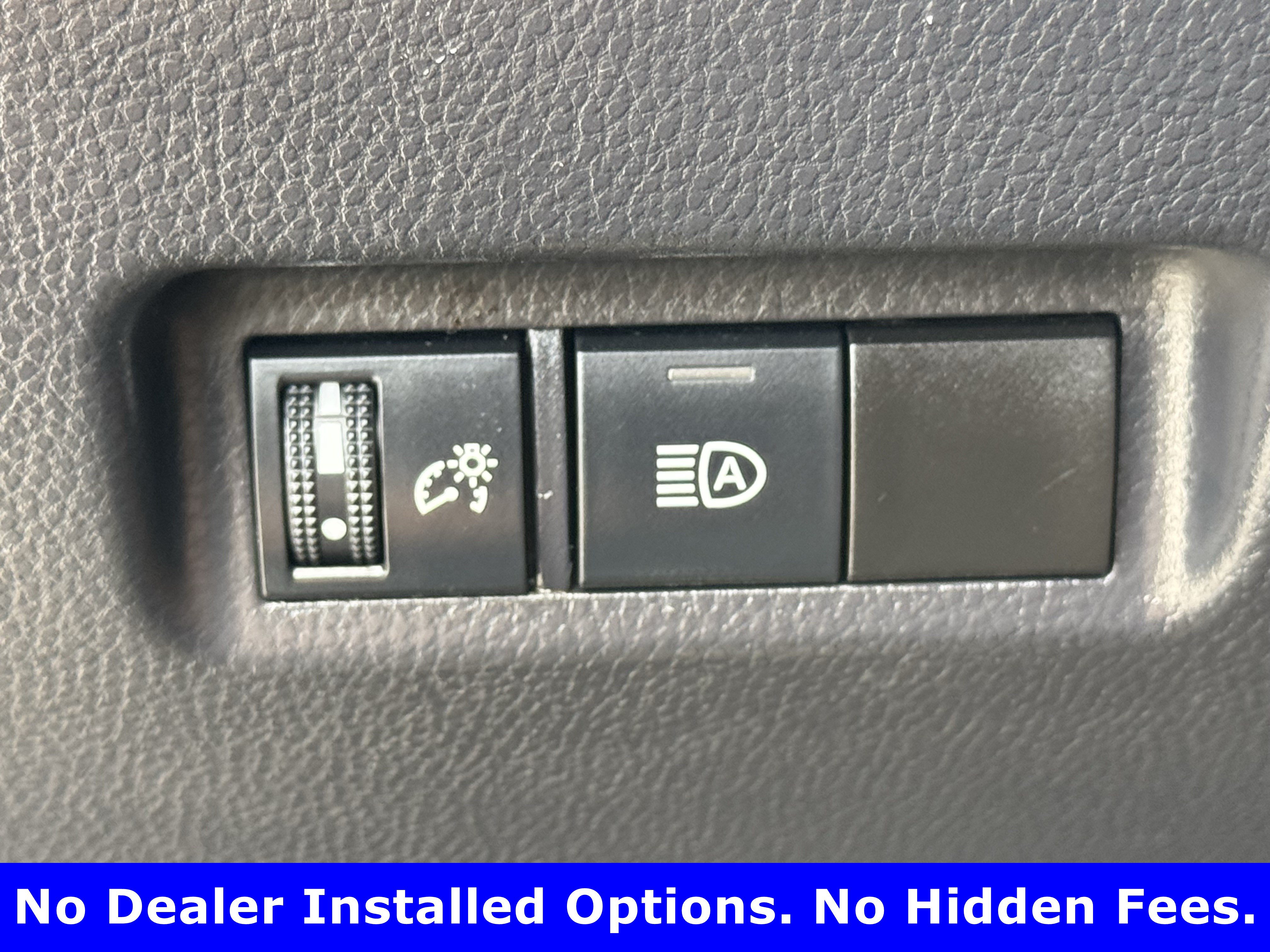 Used 2025 Toyota RAV4 XLE FWD image 20