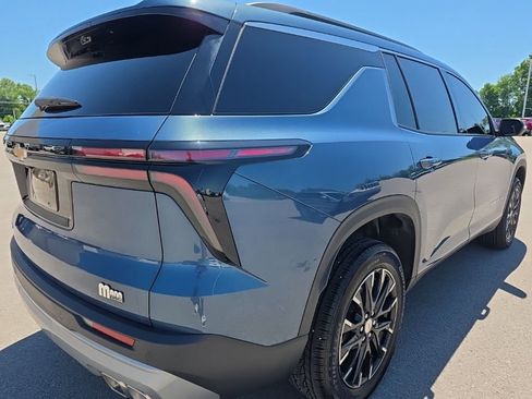 Used 2026 Chevrolet Traverse LT w/ Sun and Wheel Package FWD image 5