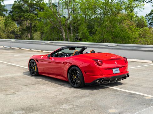 Used 2017 Ferrari California T image 26