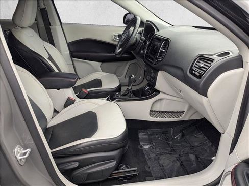Used 2019 Jeep Compass Limited image 18