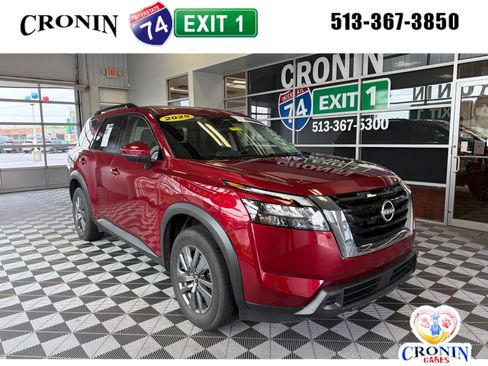 Used 2025 Nissan Pathfinder SV AWD/4WD image 1