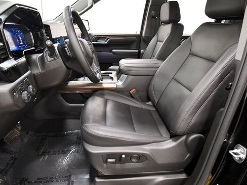 Used 2026 Chevrolet Silverado 1500 LT Trail Boss w/ LT Trail Boss Premium Package AWD/4WD image 14