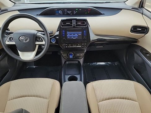 Used 2018 Toyota Prius Four image 18