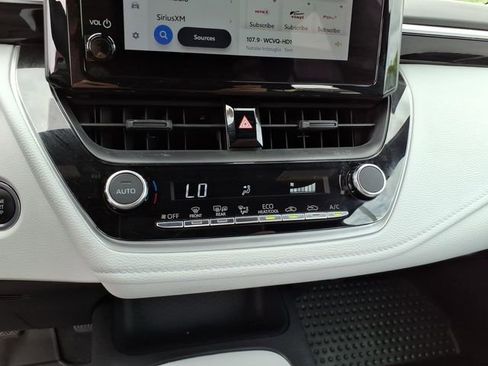 Used 2024 Toyota Corolla SE w/ SE Convenience Package FWD image 11