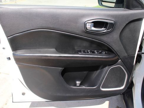 Used 2021 Jeep Compass Limited AWD/4WD image 15