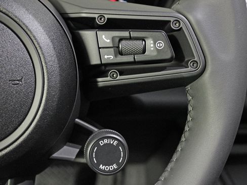 Used 2025 Porsche Macan Electric image 24