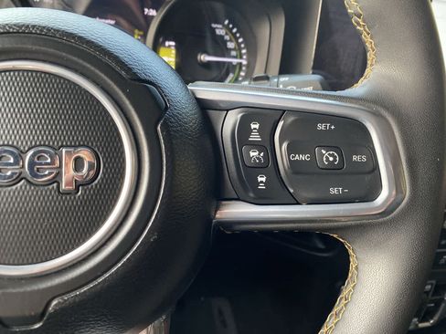 Used 2024 Jeep Wrangler Unlimited Sahara AWD/4WD image 21