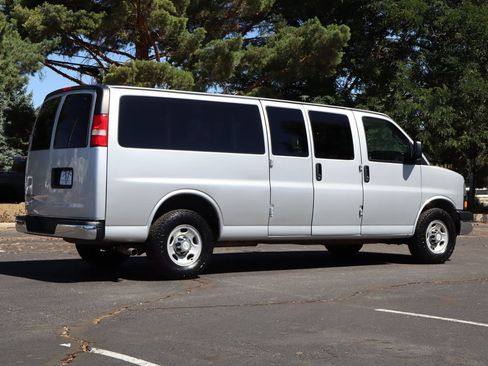 Used 2016 Chevrolet Express 3500 LT w/ LT Preferred Equipment Group RWD image 5