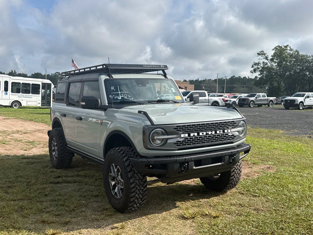 Used 2024 Ford Bronco Badlands AWD/4WD image 7