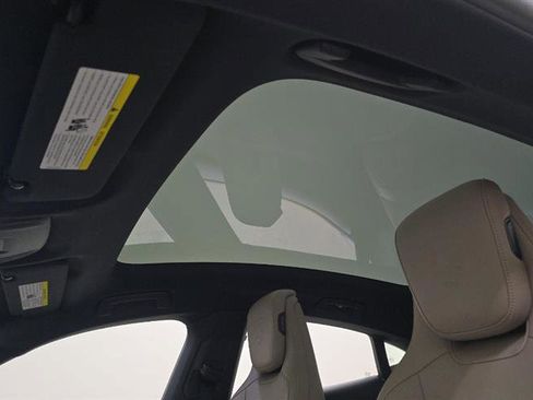 Used 2023 Porsche Taycan image 12