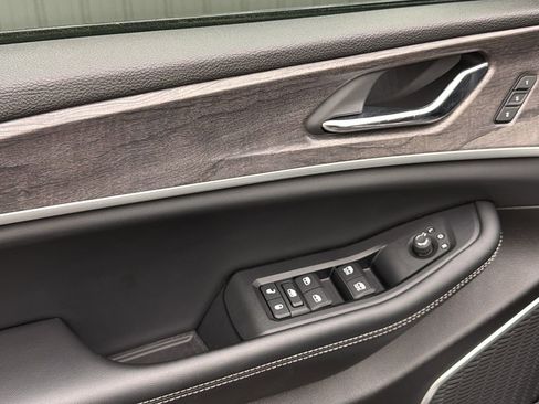 Used 2024 Jeep Grand Cherokee Limited 4xe w/ Luxury Tech Group II image 30