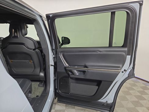 Used 2024 Rivian R1S Adventure AWD/4WD image 19