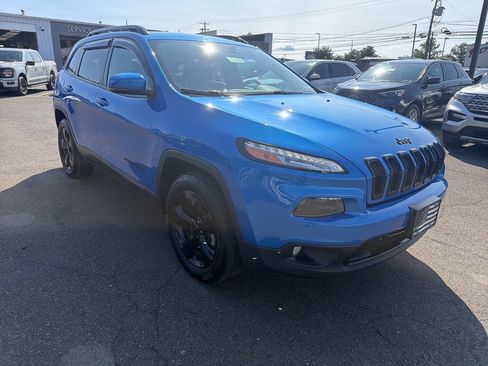 Used 2018 Jeep Cherokee Limited w/ High Altitude Package AWD/4WD image 7