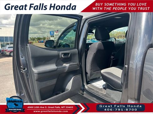 Used 2023 Toyota Tacoma TRD Sport w/ Black Out Package (TMS) AWD/4WD image 18
