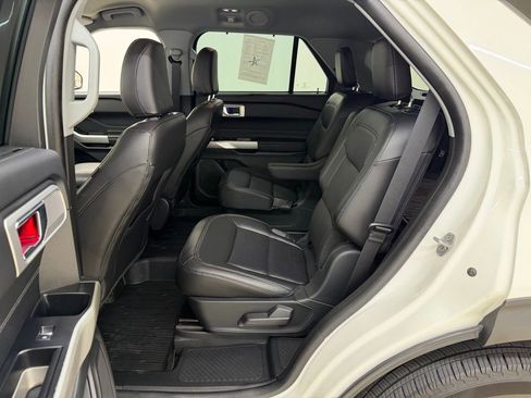 Used 2023 Ford Explorer Limited w/ Class IV Trailer Tow Package AWD/4WD image 19