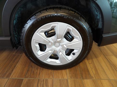 Used 2023 Subaru Forester AWD/4WD image 9