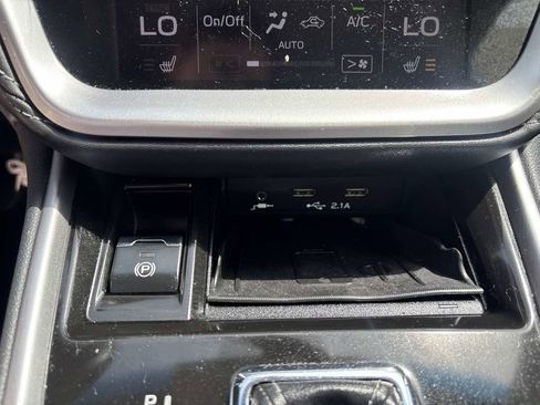 Used 2020 Subaru Legacy Limited w/ Tech Package 2 AWD/4WD image 28