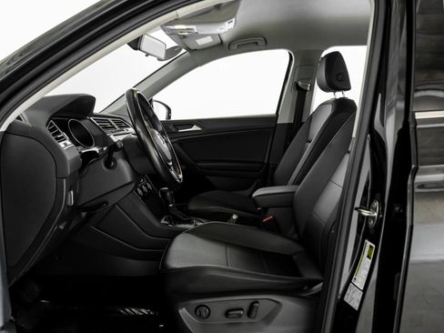 Used 2019 Volkswagen Tiguan SE AWD/4WD image 3