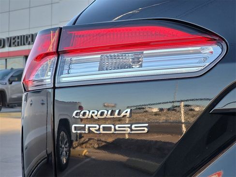 Certified 2022 Toyota Corolla Cross L image 24