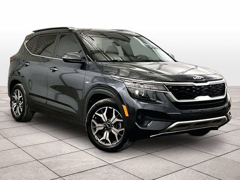 Used 2022 Kia Seltos EX AWD/4WD image 2