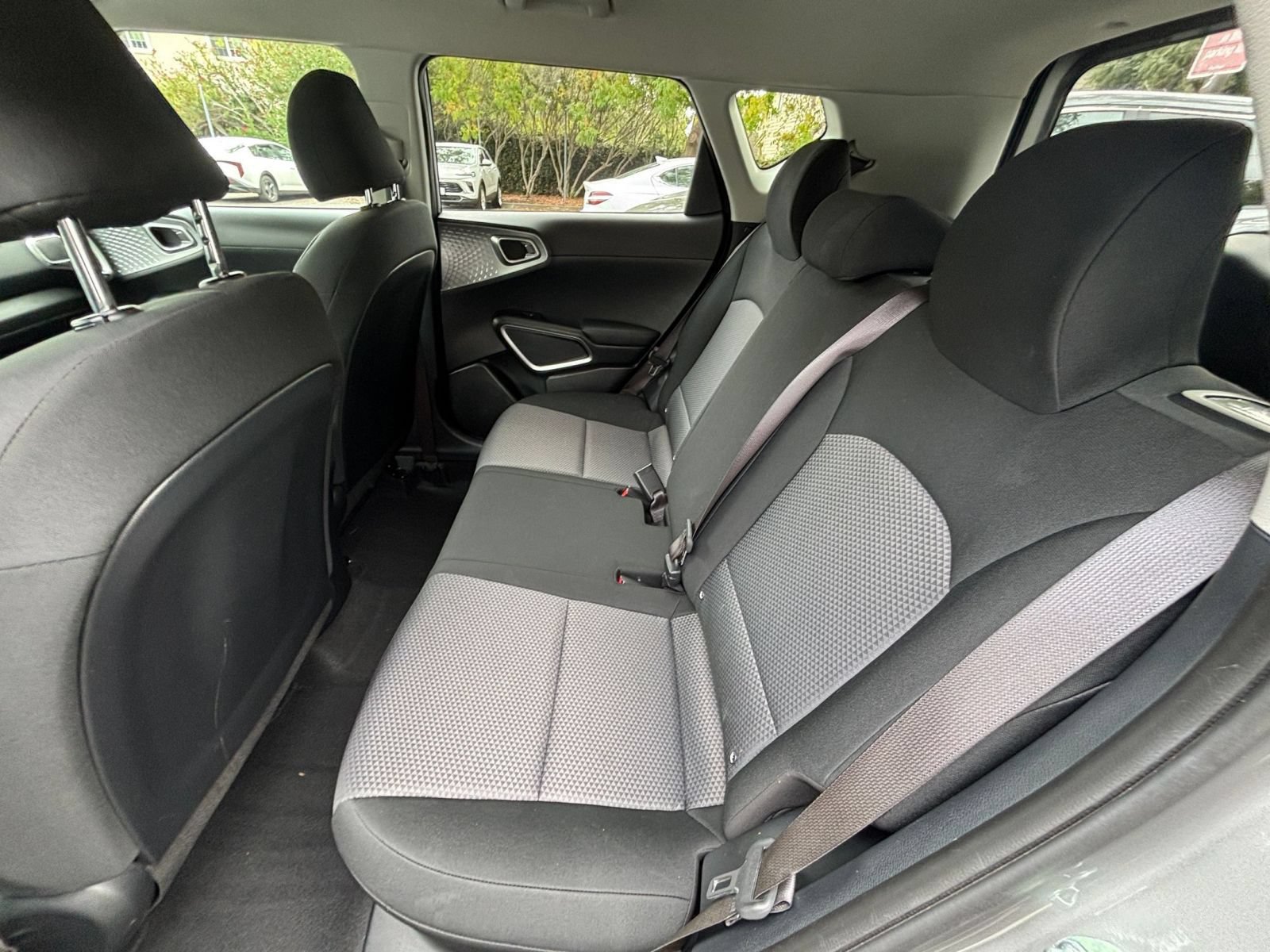 Used 2025 Kia Soul LX w/ LX Technology Package FWD image 22