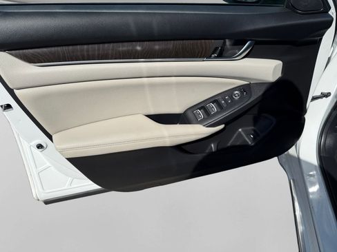 Used 2020 Honda Accord EX image 10