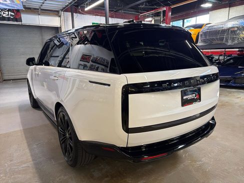 Used 2025 Land Rover Range Rover Long Wheelbase SE AWD/4WD image 8