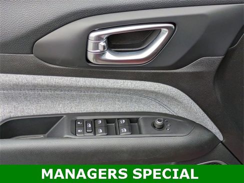 New 2025 Jeep Compass Sport image 13