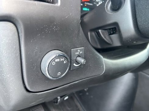 Used 2024 Chevrolet Express 2500 w/ Driver Convenience Package image 17